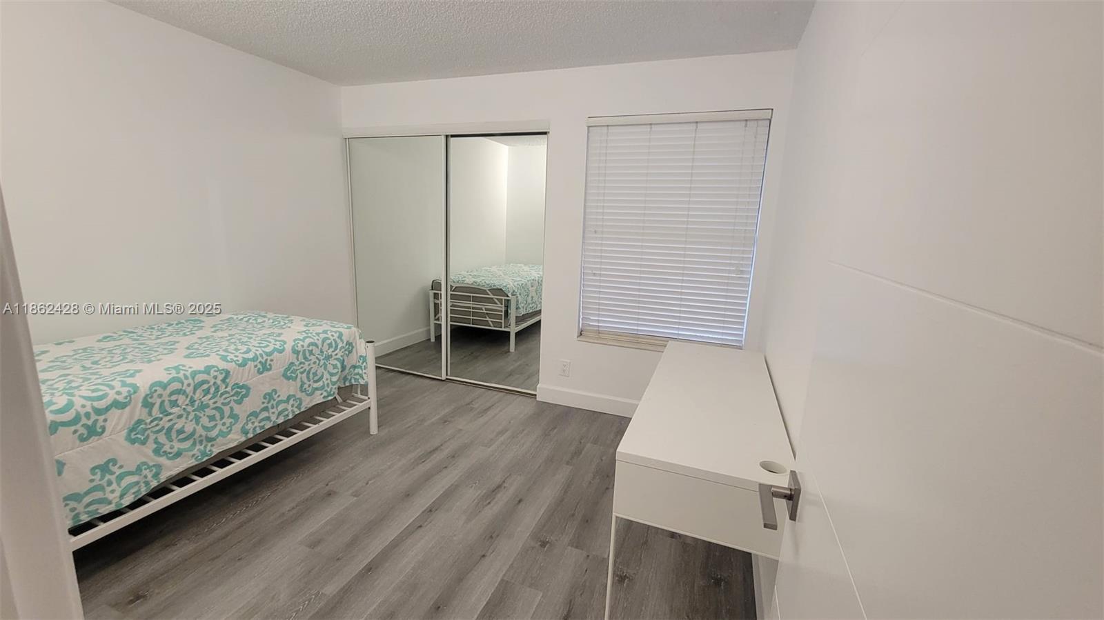 CLUB ROYALE CONDO - Residential Lease