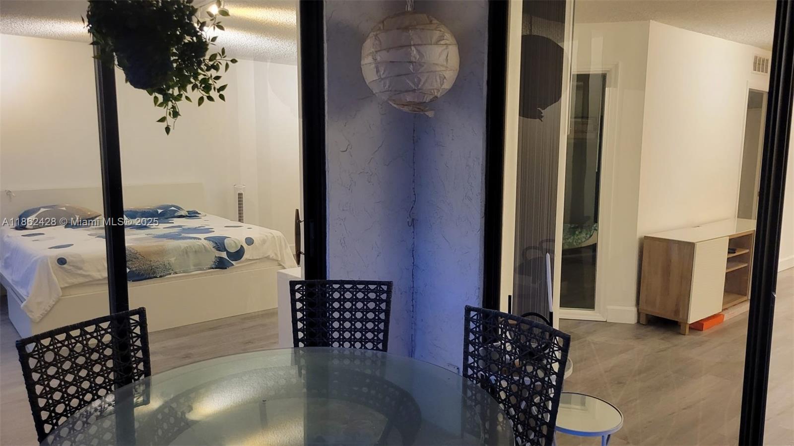 CLUB ROYALE CONDO - Residential Lease