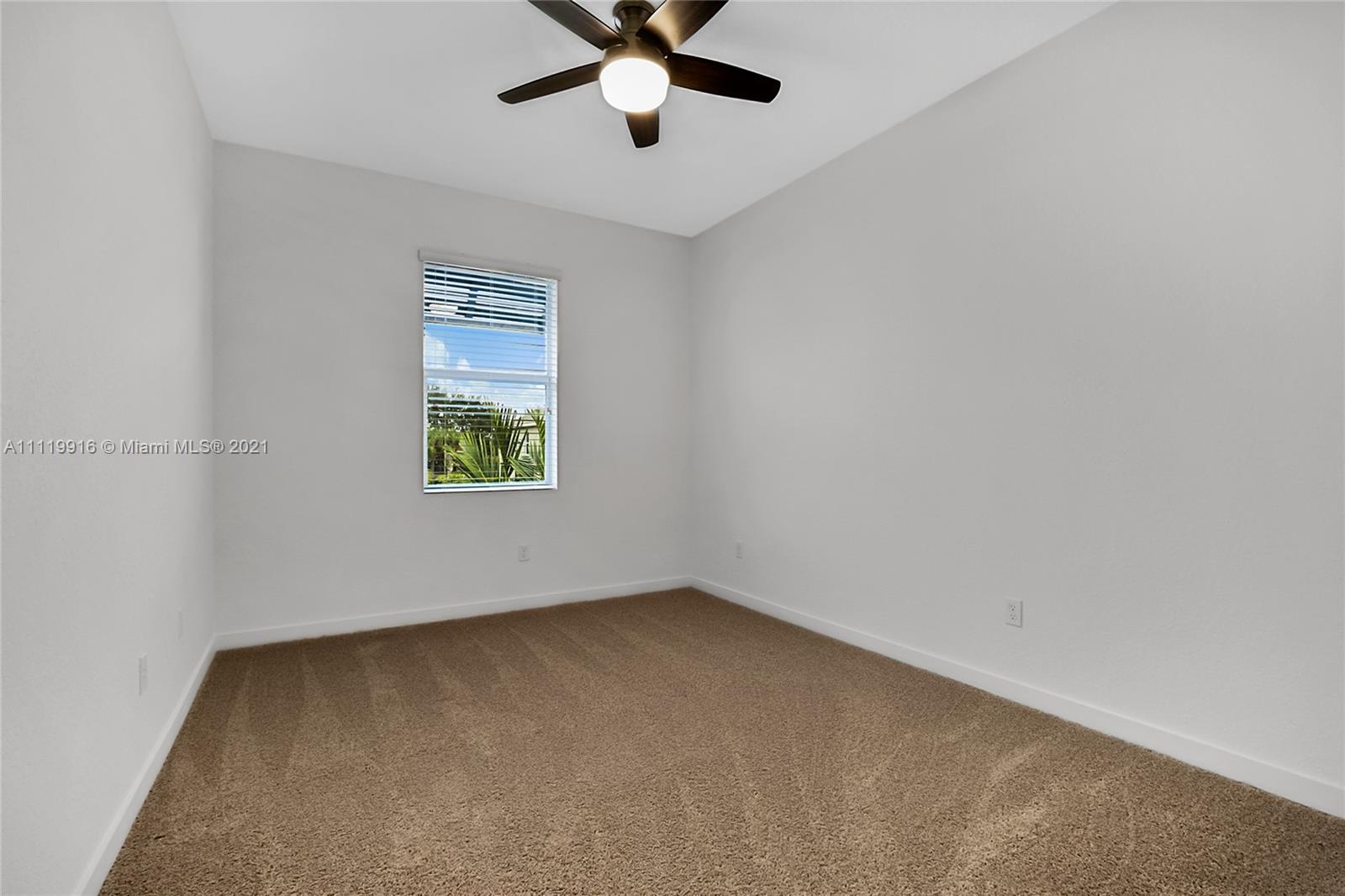 TOWN COMMONS PUD REPLAT - Residential Lease