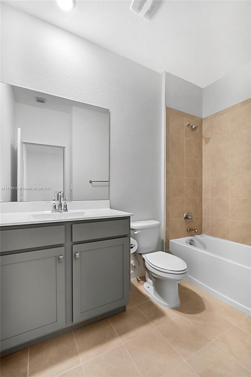 TOWN COMMONS PUD REPLAT - Residential Lease