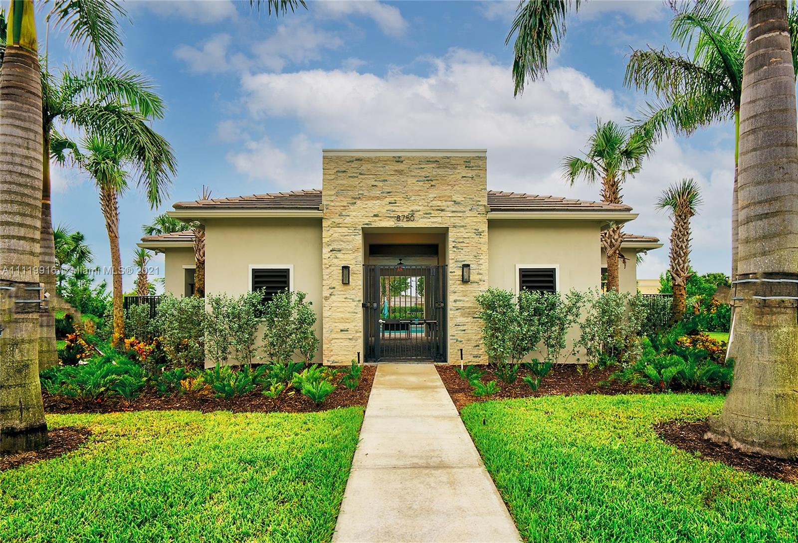 TOWN COMMONS PUD REPLAT - Residential Lease