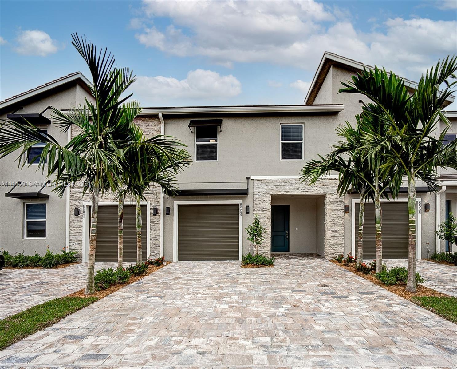 TOWN COMMONS PUD REPLAT - Residential Lease