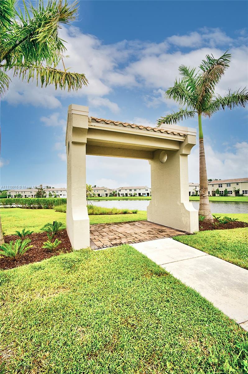 TOWN COMMONS PUD REPLAT - Residential Lease