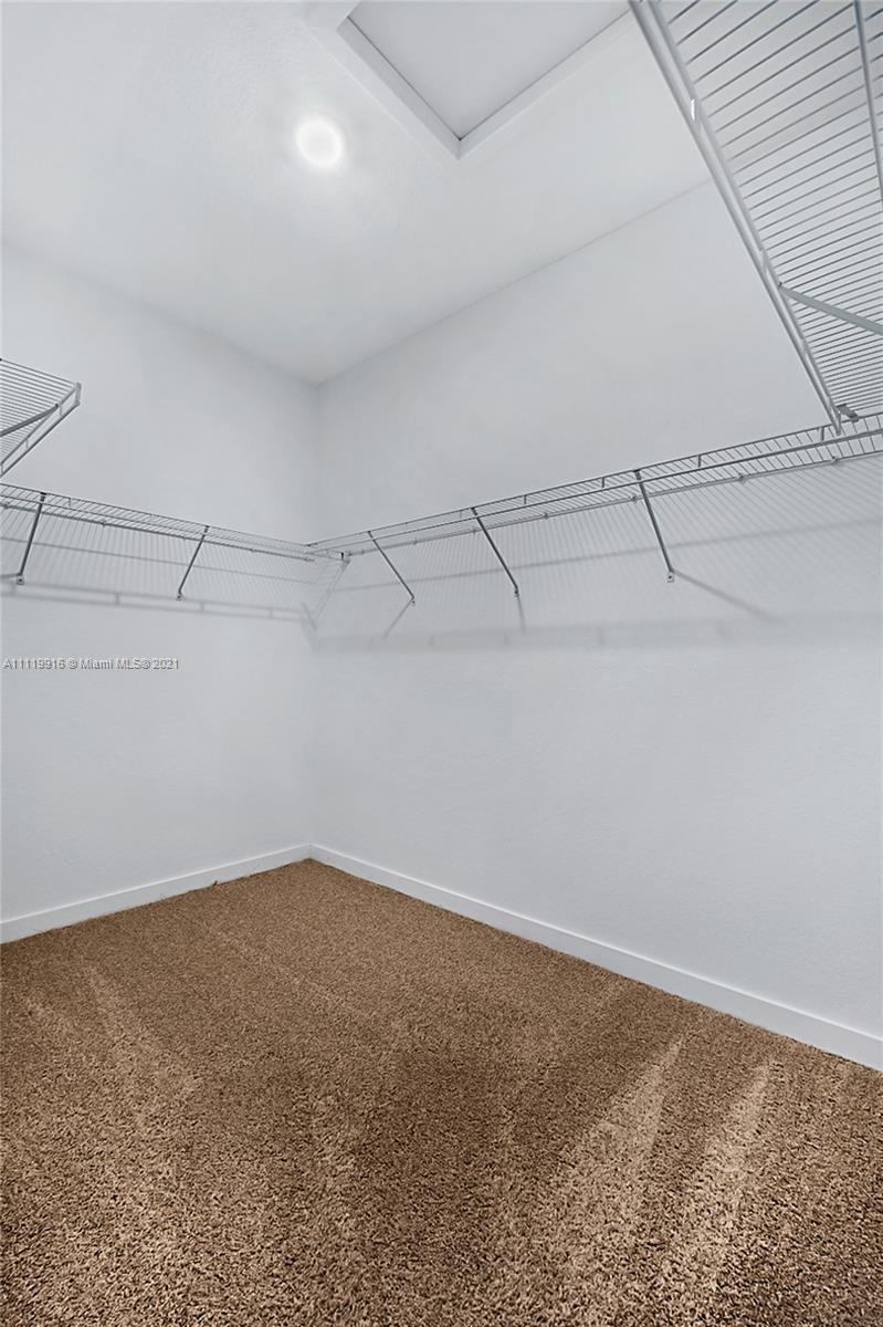 TOWN COMMONS PUD REPLAT - Residential Lease