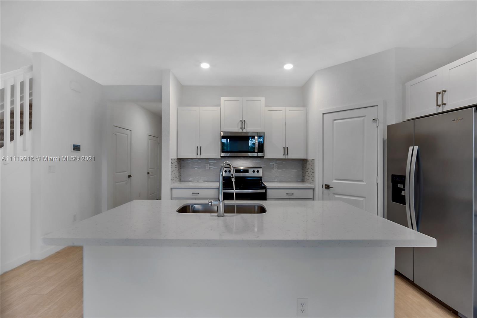 TOWN COMMONS PUD REPLAT - Residential Lease