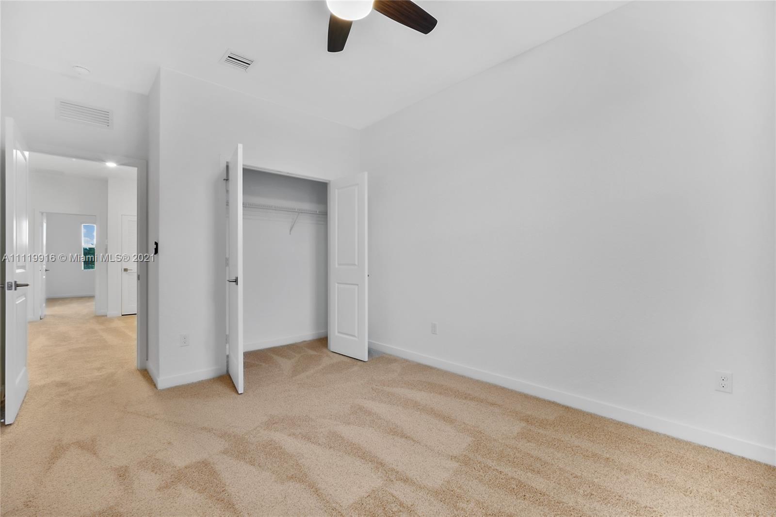 TOWN COMMONS PUD REPLAT - Residential Lease