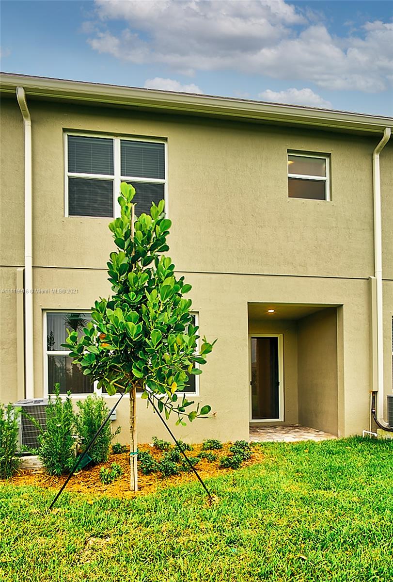TOWN COMMONS PUD REPLAT - Residential Lease