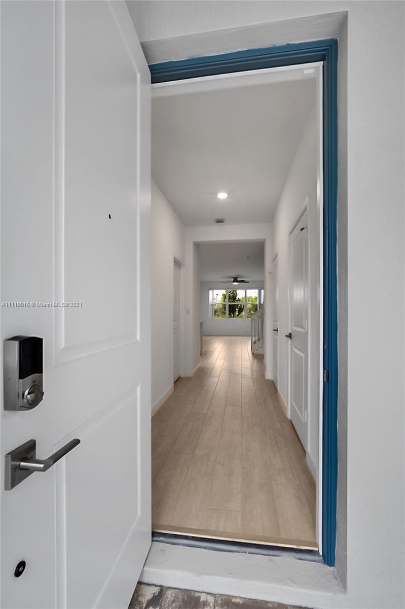 TOWN COMMONS PUD REPLAT - Residential Lease