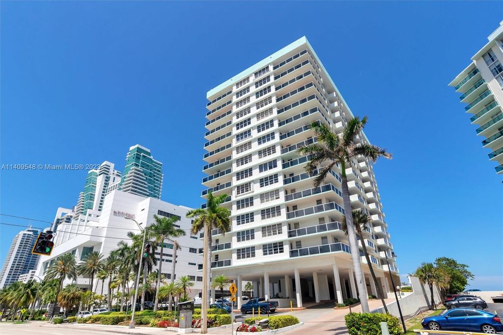 Photo of 3725 S Ocean Dr #319, Hollywood, FL 33019 (MLS # A11409548)