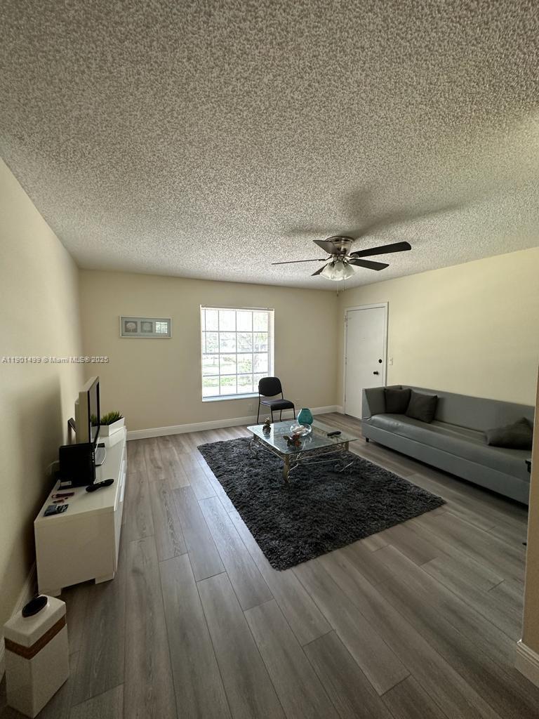 IMPERIAL POINT COLONNADES - Residential Lease