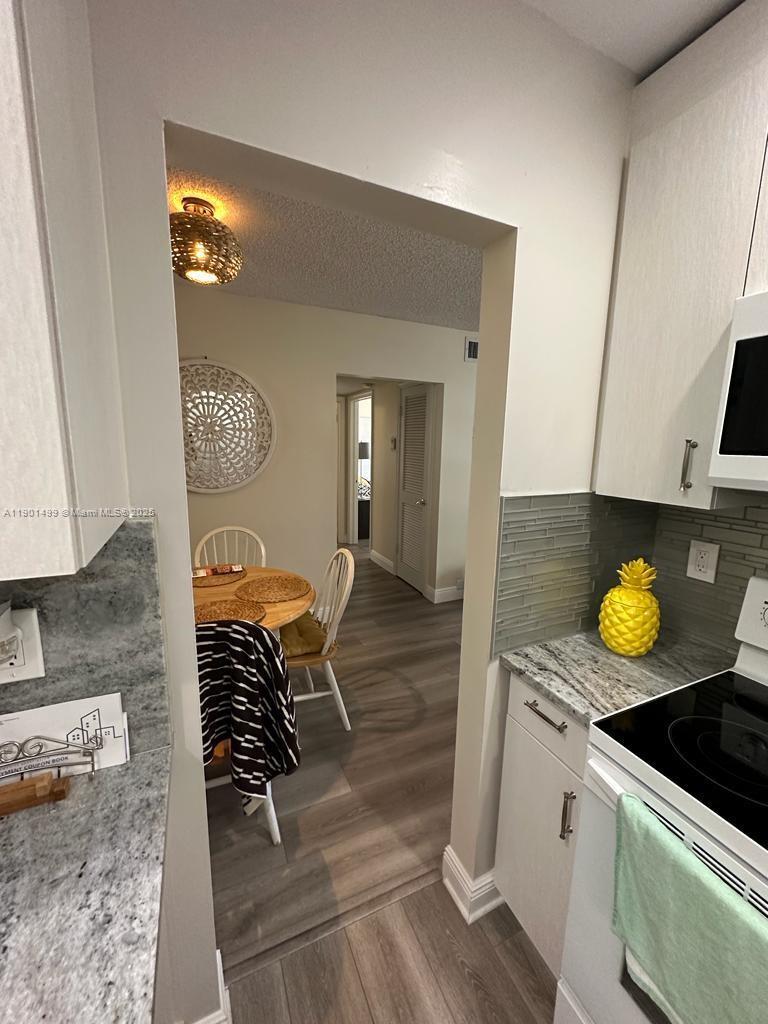 IMPERIAL POINT COLONNADES - Residential Lease