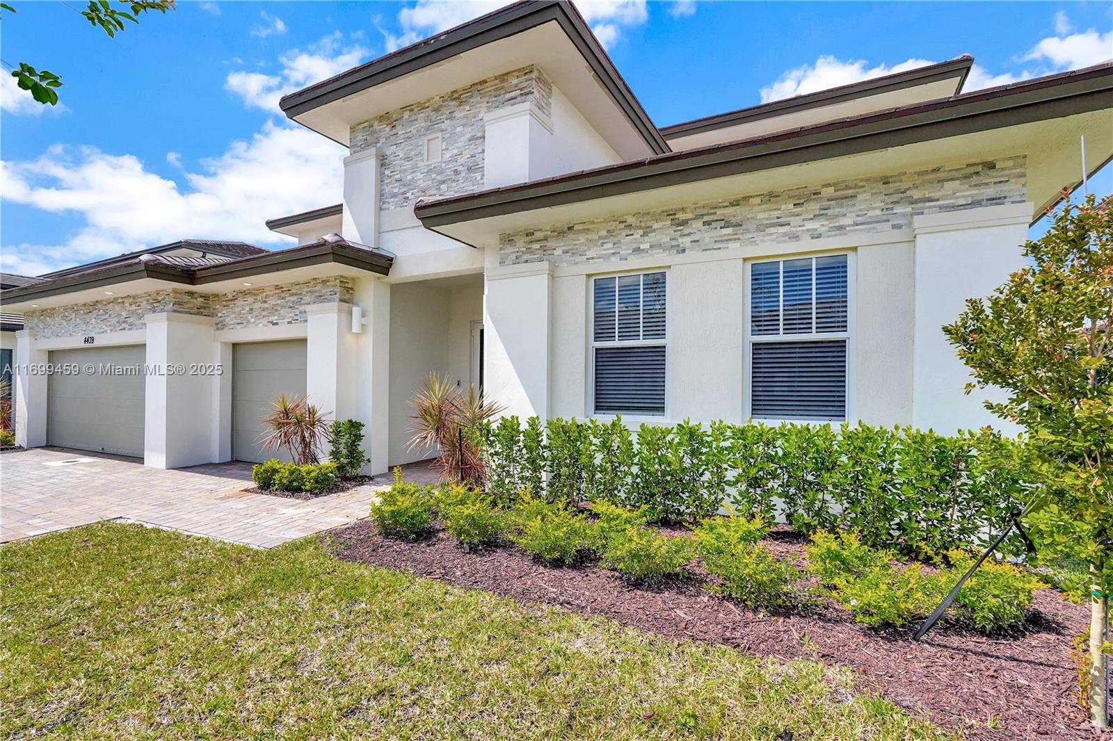4439 SW 122nd Ter