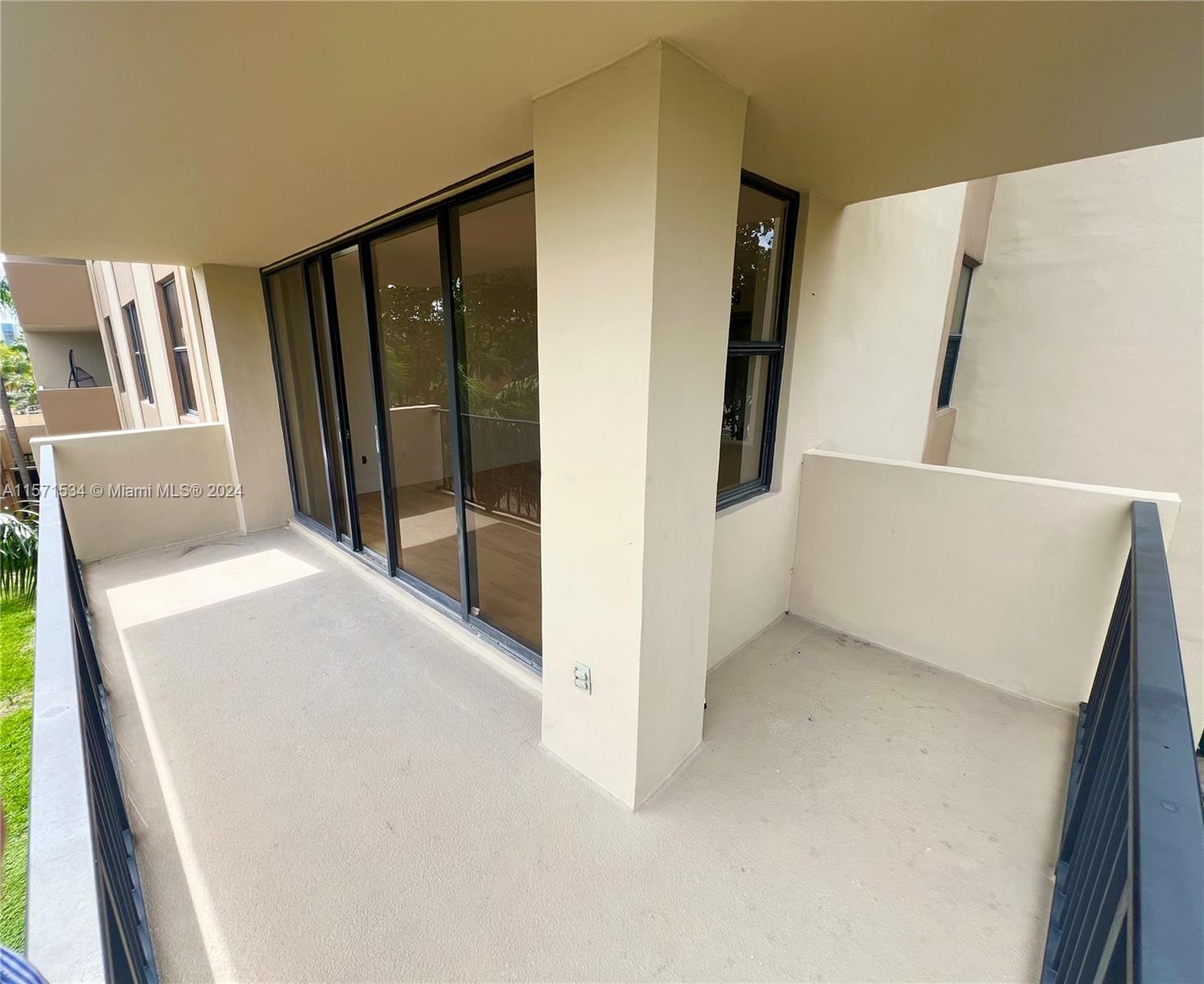 GREENWICH PH I CONDO - Residential