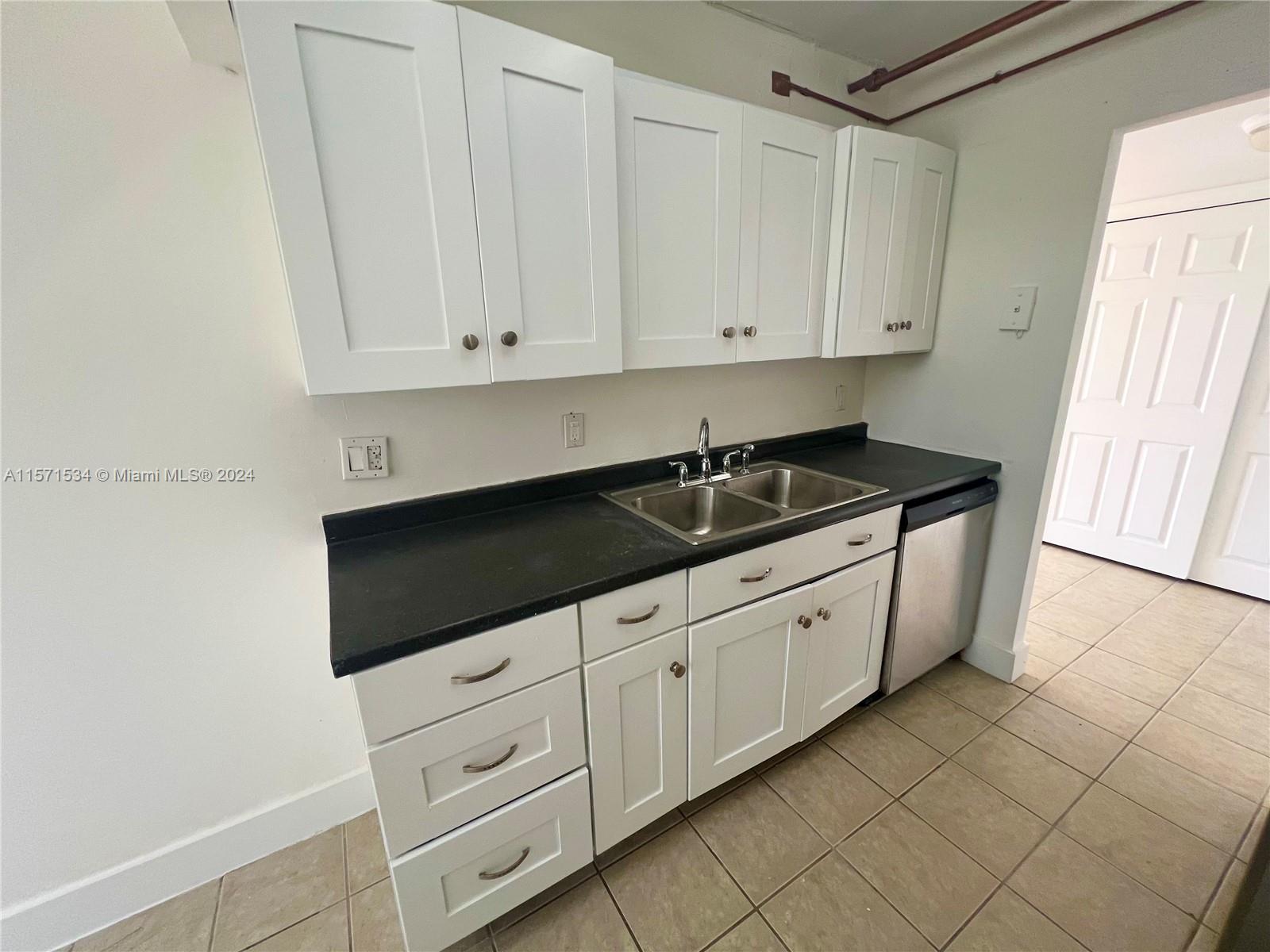 GREENWICH PH I CONDO - Residential