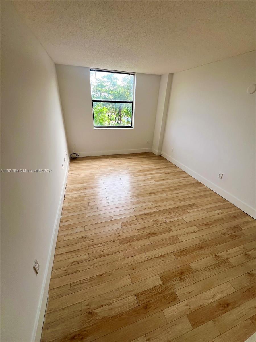 GREENWICH PH I CONDO - Residential