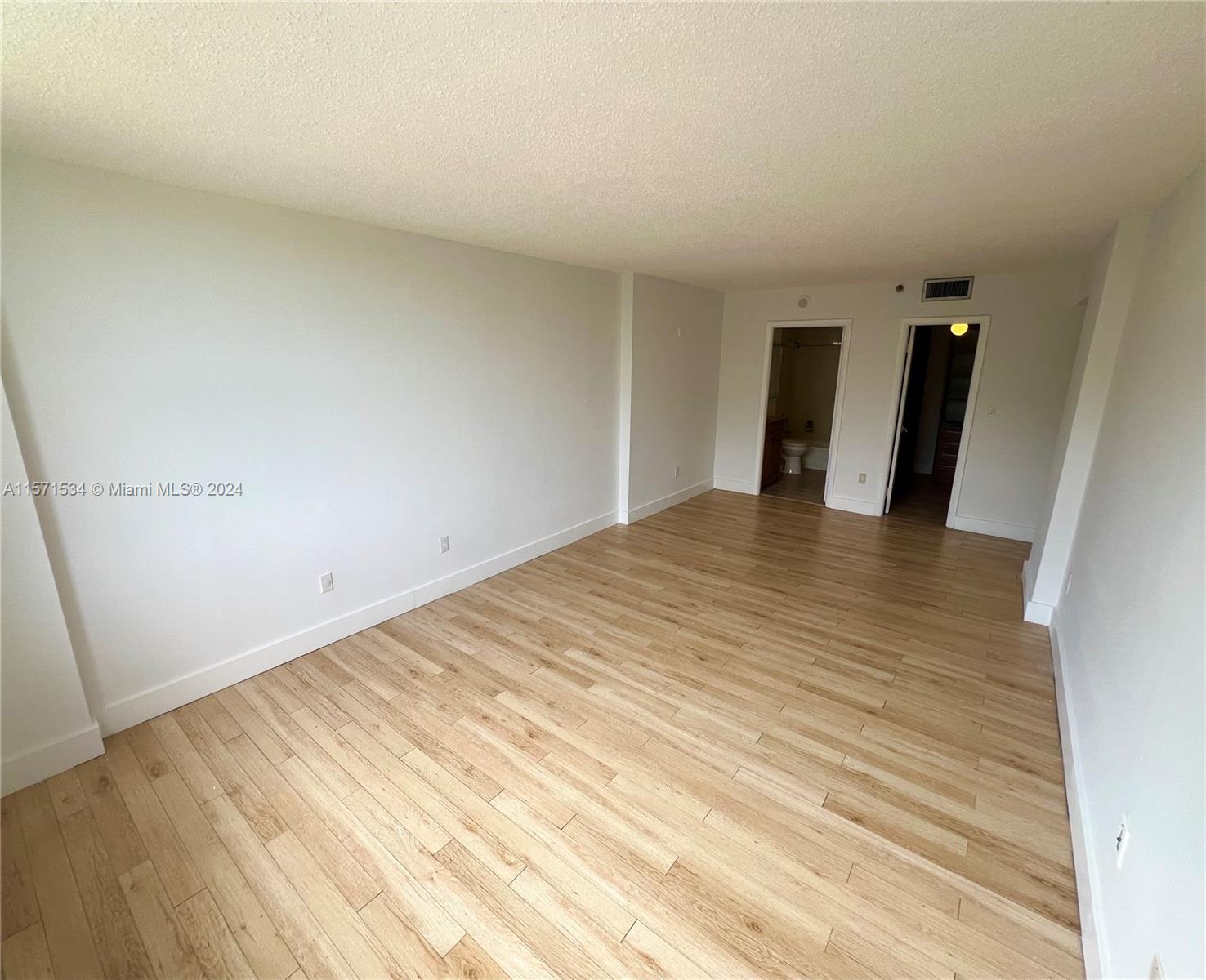 GREENWICH PH I CONDO - Residential
