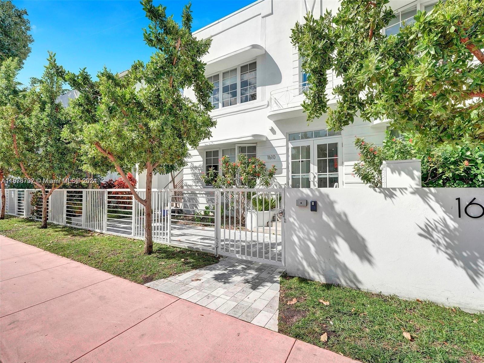 Property for Sale at 1610 Euclid Ave A109, Miami Beach, Miami-Dade County, Florida - Bedrooms: 1 
Bathrooms: 1  - $365,000