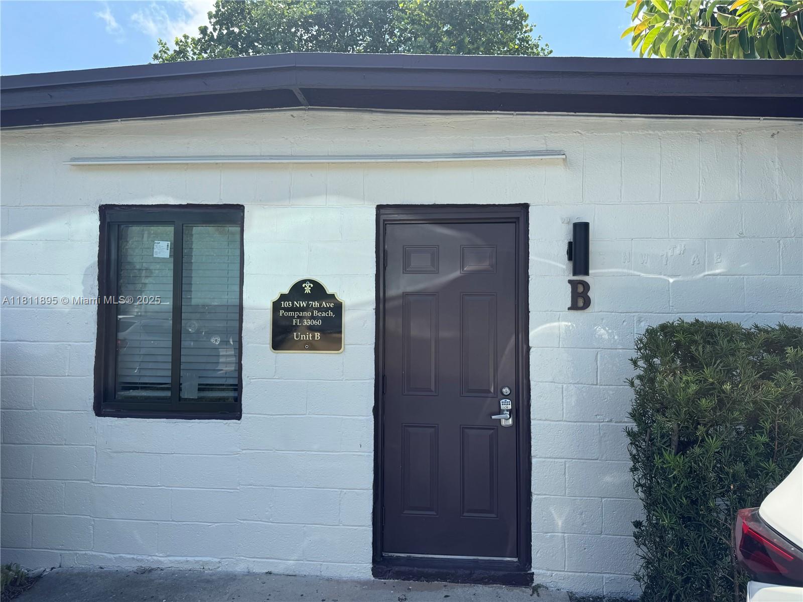 103 Nw 7th Ave B, Pompano Beach, Broward County, Florida - 2 Bedrooms  
1 Bathrooms - 