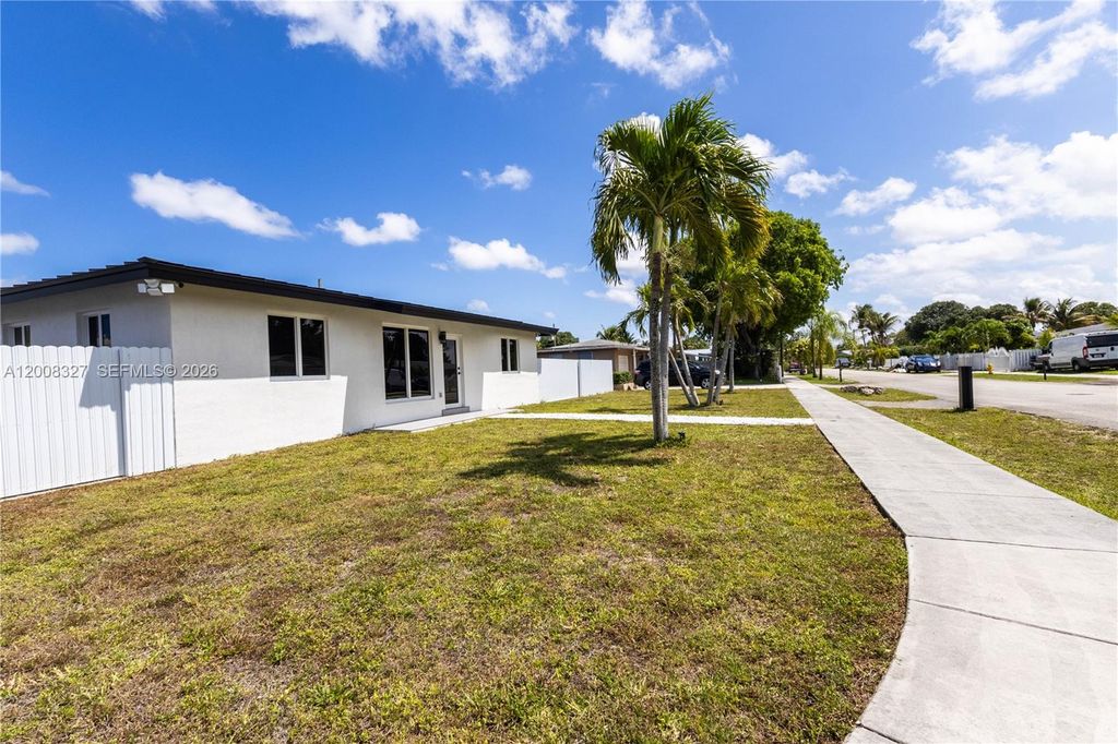 Photo of 3001 SW 35th Ave #front, West Park, FL 33023 (MLS # A12008327)