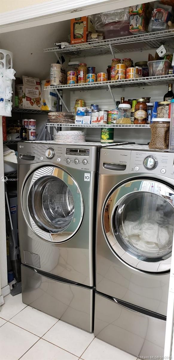 LEEWARD AT ISLANDS AT DOR - Residential