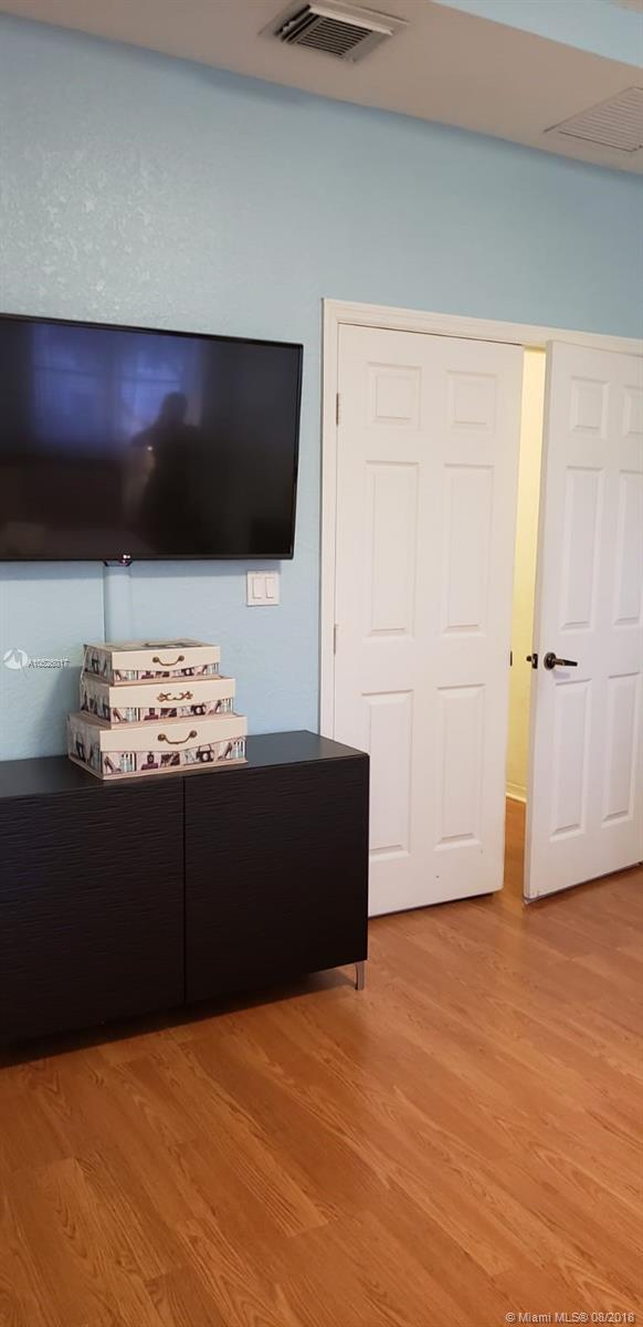 LEEWARD AT ISLANDS AT DOR - Residential