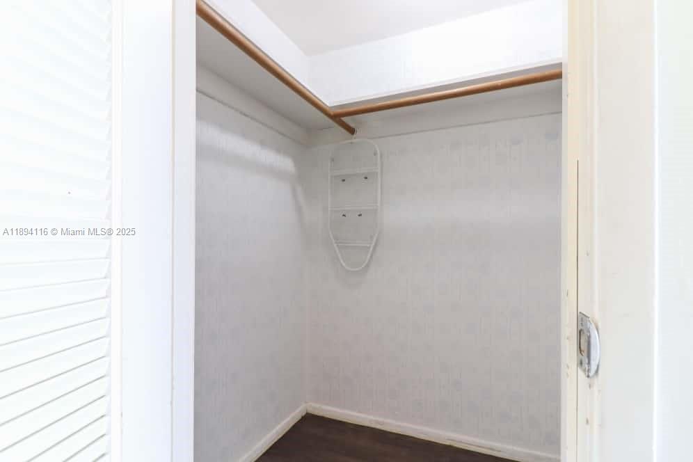 BUCKLEY TOWERS CONDO - EA - Residential Lease