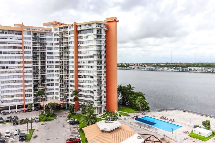 Beautifully located 1BR/1BA condo nestled between I-95 and US-1! Enjoy unbeatable convenience with easy access to both Miami International and Fort Lauderdale Airports. This prime location offers walkable access to a fitness center, grocery stores, banks, and a strip shopping center—everything you need just steps away. Just a short drive to the prestigious Aventura Mall and a wide variety of top-tier restaurants. Ideal for anyone seeking a vibrant, connected lifestyle in South Florida!