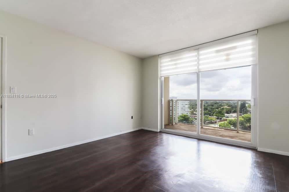 BUCKLEY TOWERS CONDO - EA - Residential Lease