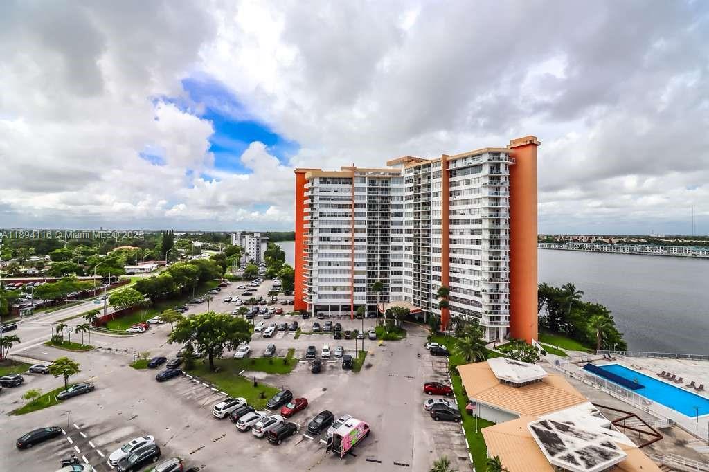 BUCKLEY TOWERS CONDO - EA - Residential Lease