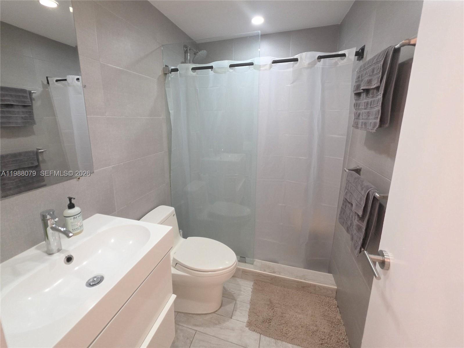 JADE CONDO - Residential Lease