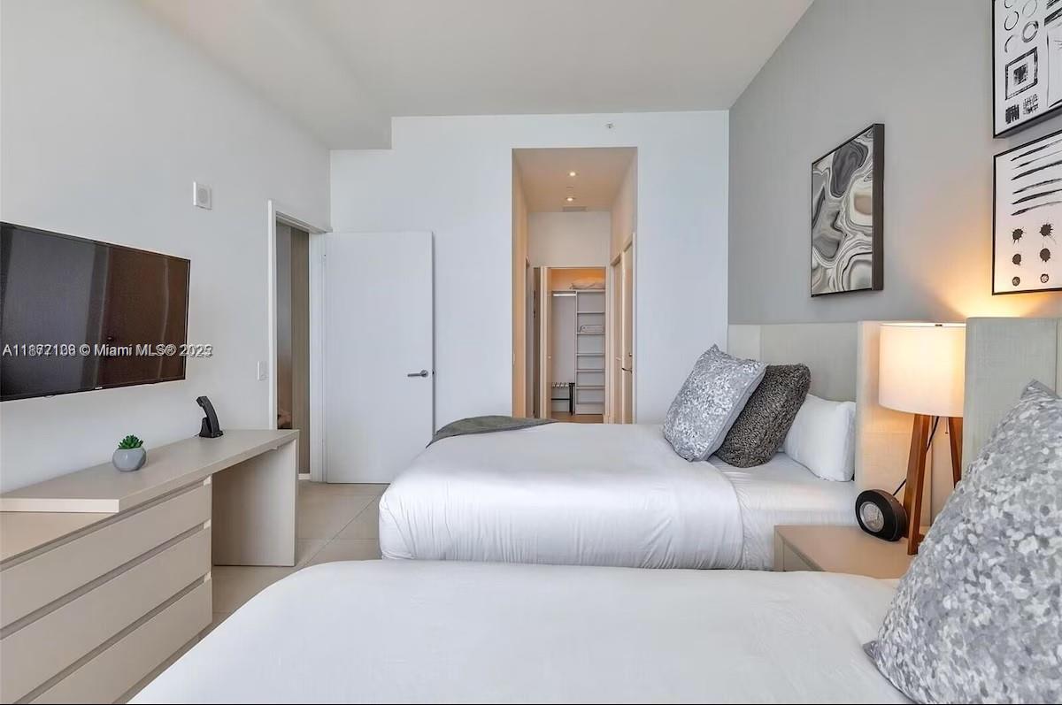 4111 SOUTH OCEAN DRIVE CO - Residential Lease