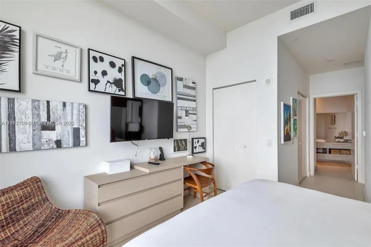 4111 SOUTH OCEAN DRIVE CO - Residential Lease