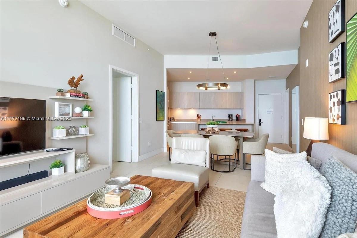 4111 SOUTH OCEAN DRIVE CO - Residential Lease