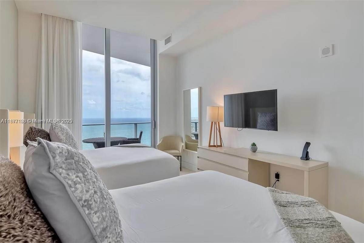 4111 SOUTH OCEAN DRIVE CO - Residential Lease