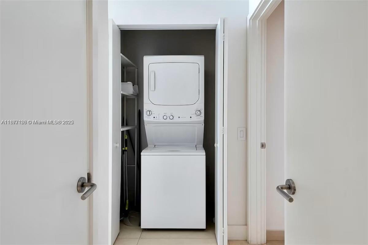 4111 SOUTH OCEAN DRIVE CO - Residential Lease