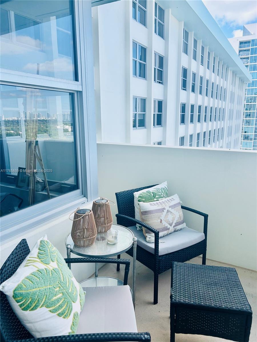 Property for Sale at 2899 Collins Ave 1526, Miami Beach, Miami-Dade County, Florida - Bathrooms: 1  - $275,000