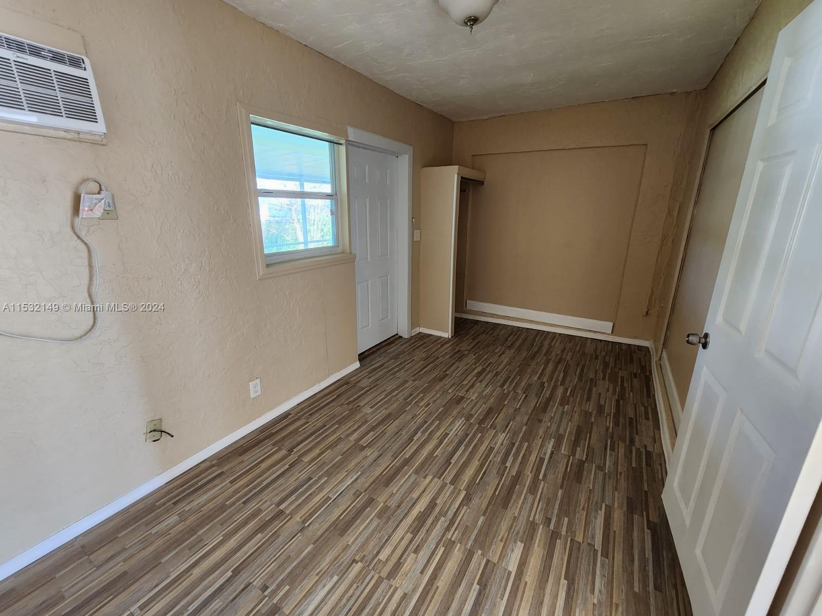 SUNRISE GOLF VILLAGE SEC - Residential