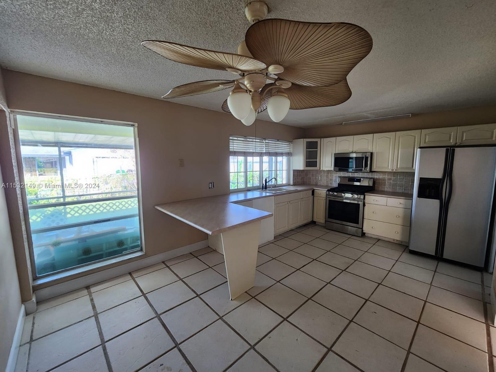 SUNRISE GOLF VILLAGE SEC - Residential