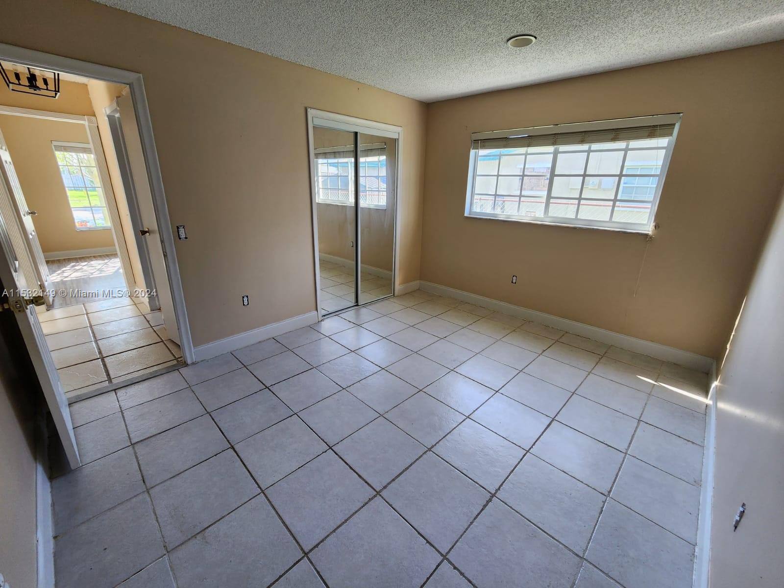 SUNRISE GOLF VILLAGE SEC - Residential