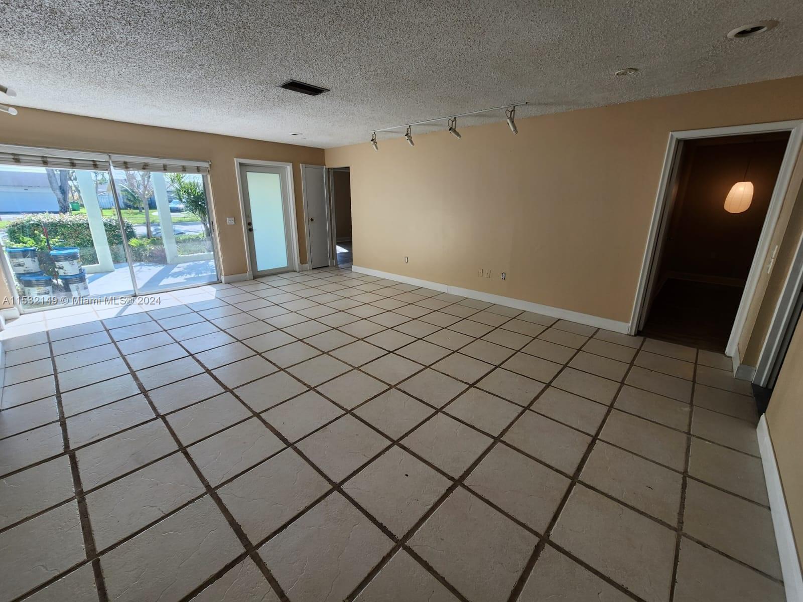 SUNRISE GOLF VILLAGE SEC - Residential