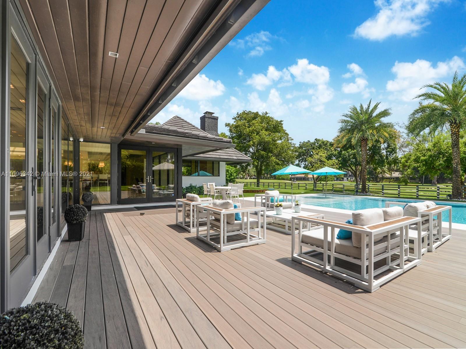 MIAMI LAKES - LOCH LOMOND - Residential