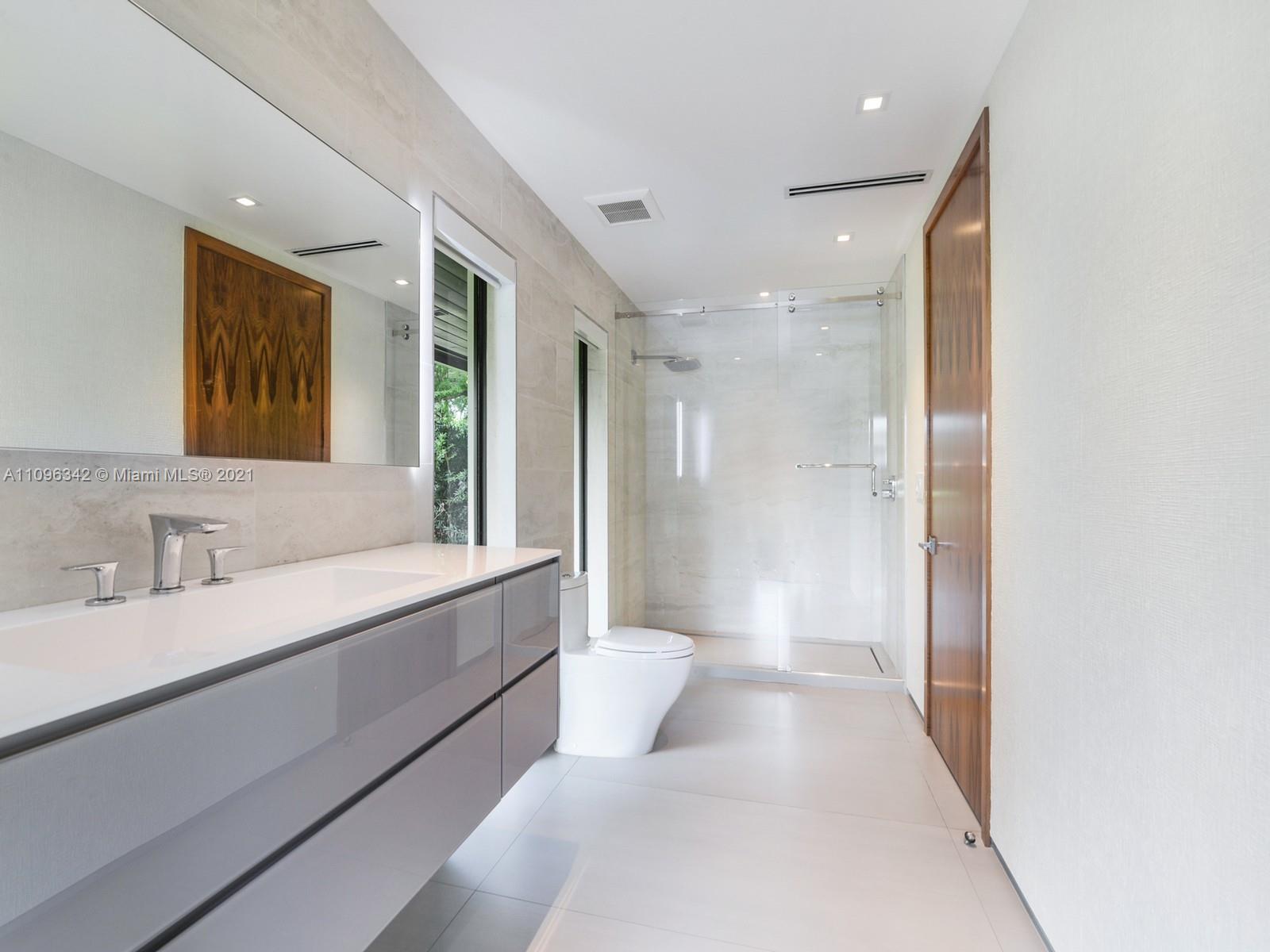 MIAMI LAKES - LOCH LOMOND - Residential