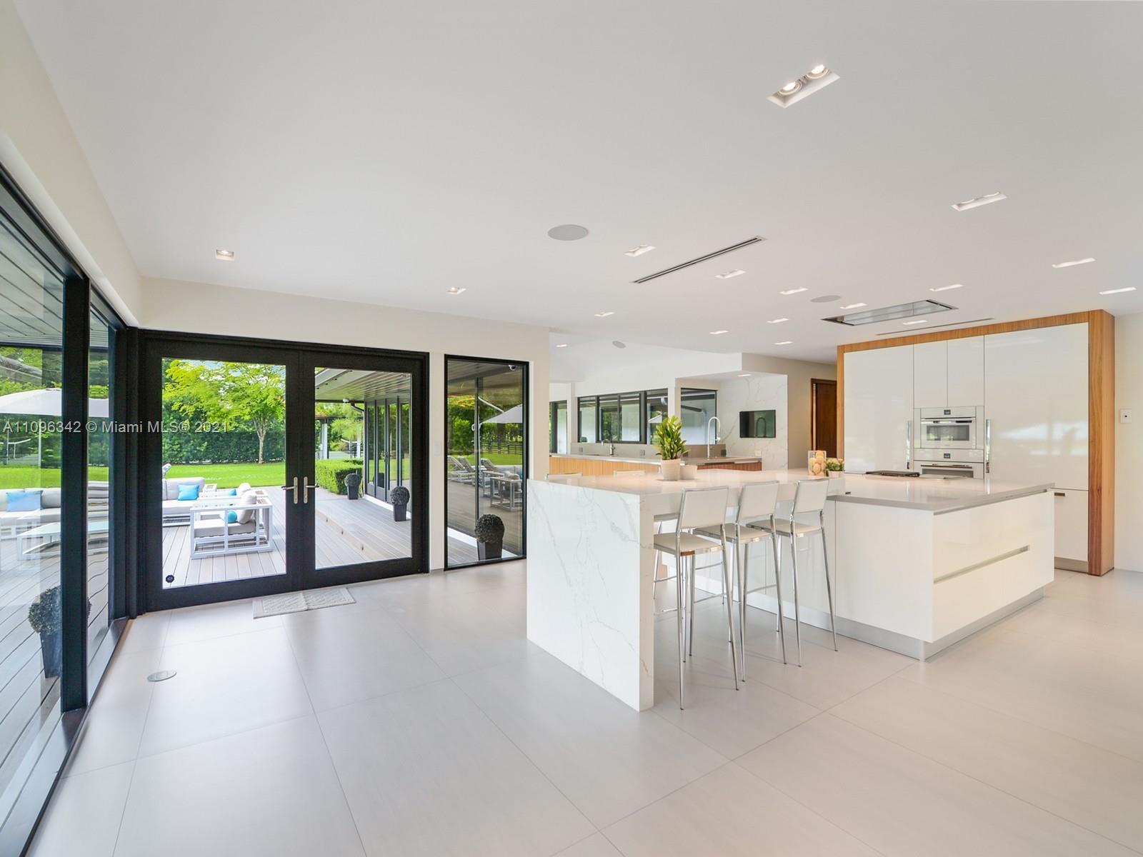 MIAMI LAKES - LOCH LOMOND - Residential