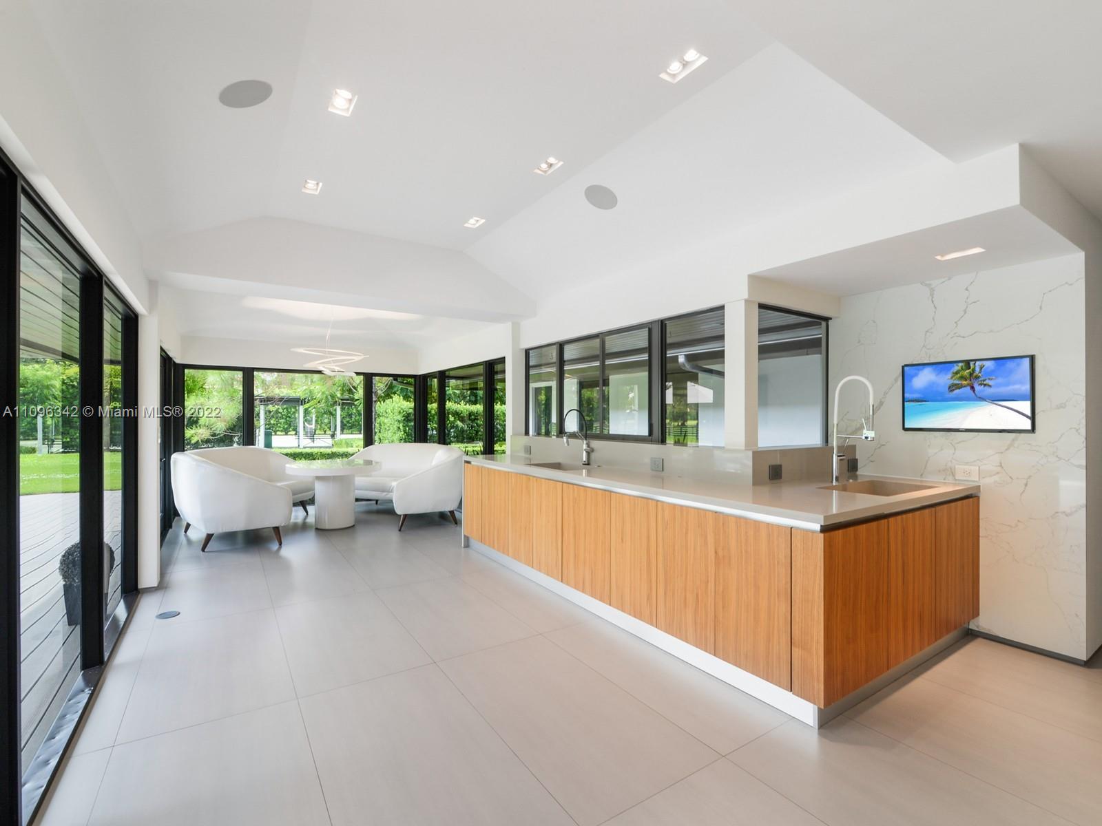 MIAMI LAKES - LOCH LOMOND - Residential