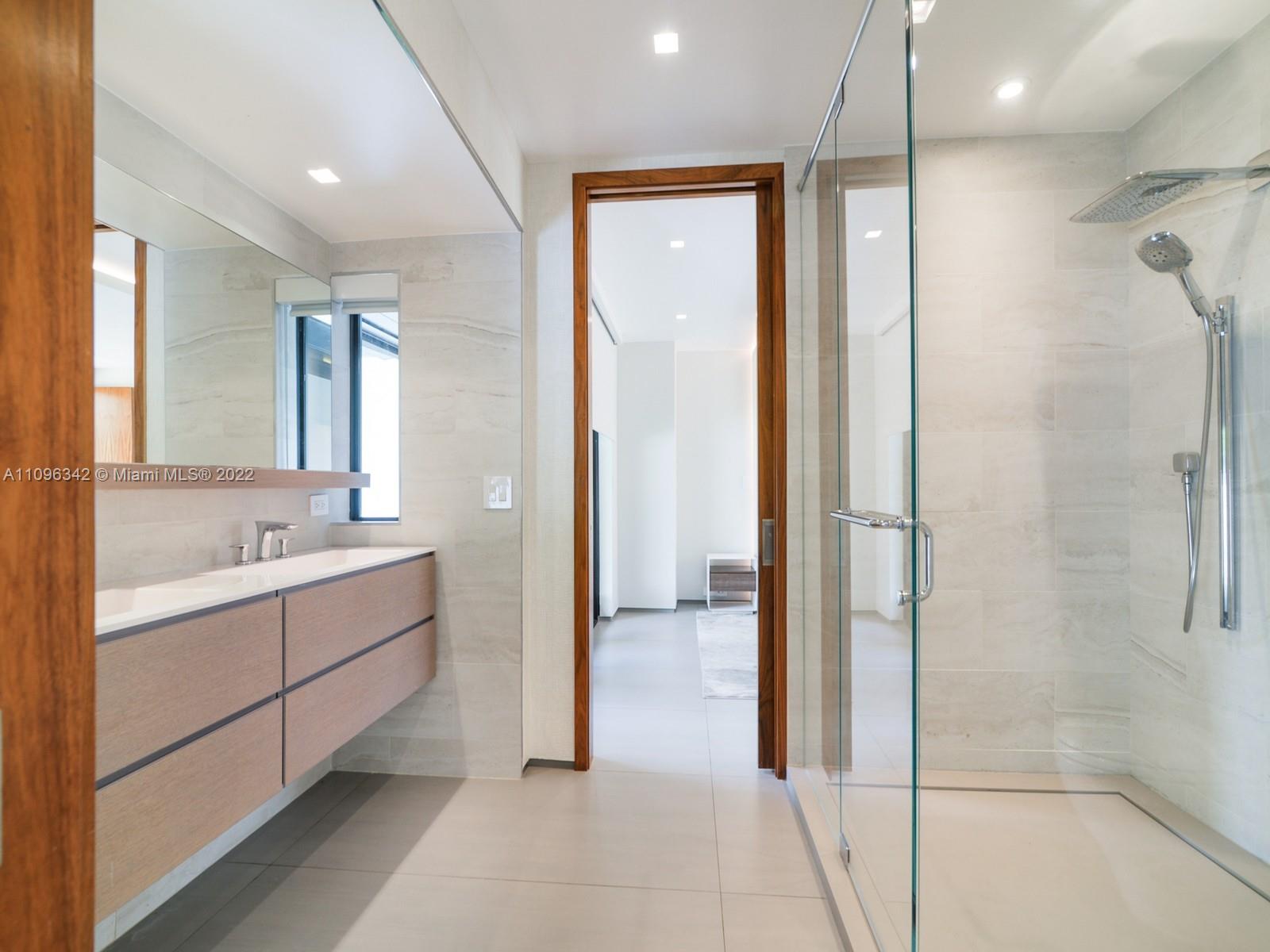 MIAMI LAKES - LOCH LOMOND - Residential