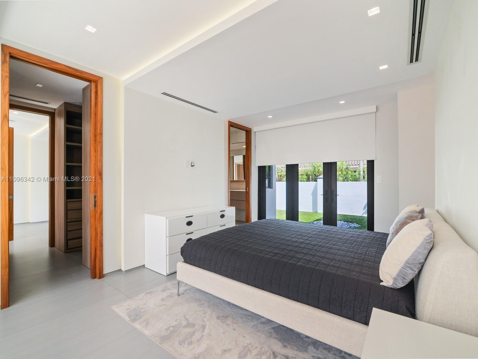 MIAMI LAKES - LOCH LOMOND - Residential