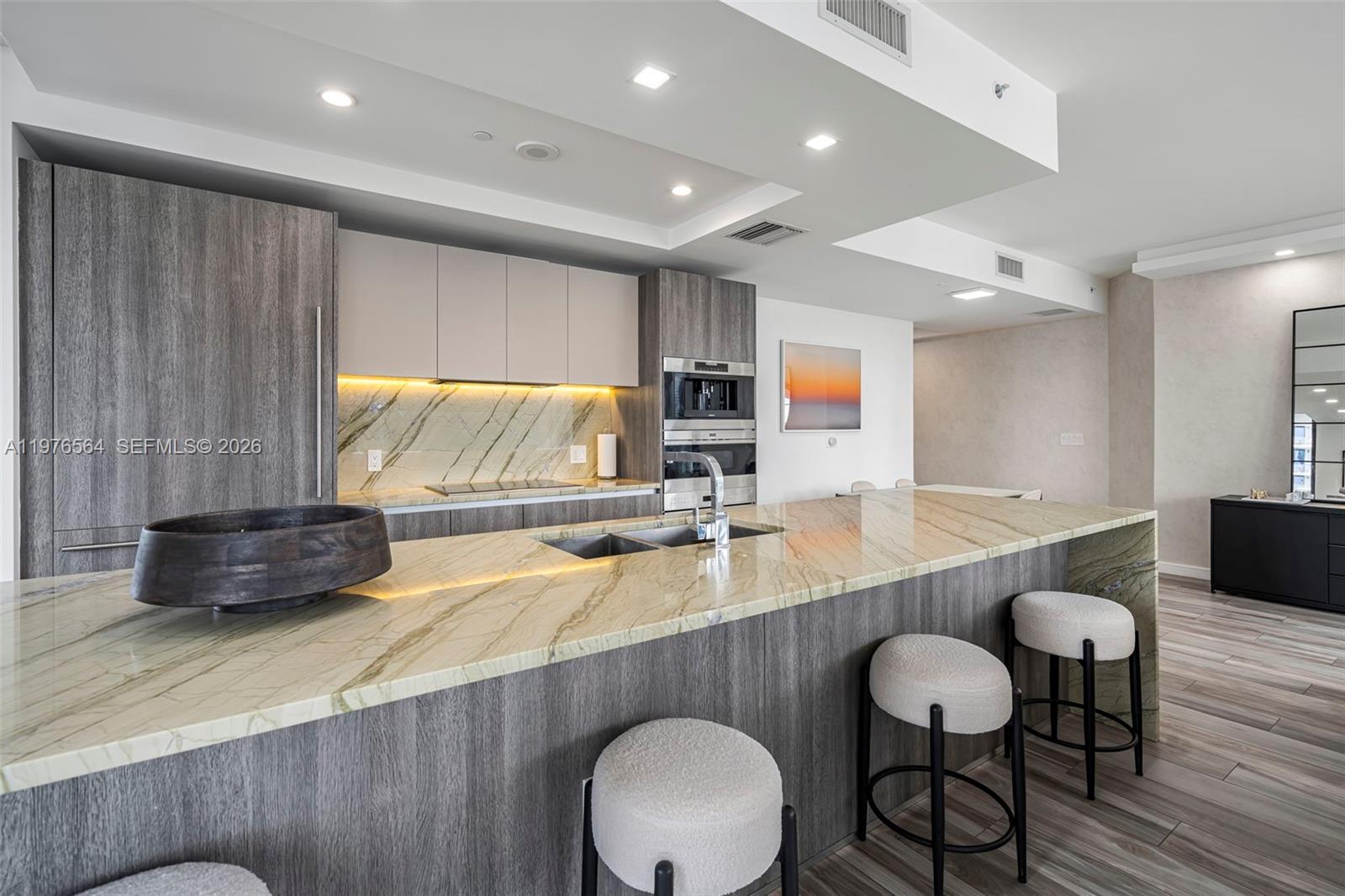 801 SMA RESIDENCES CONDO - Residential