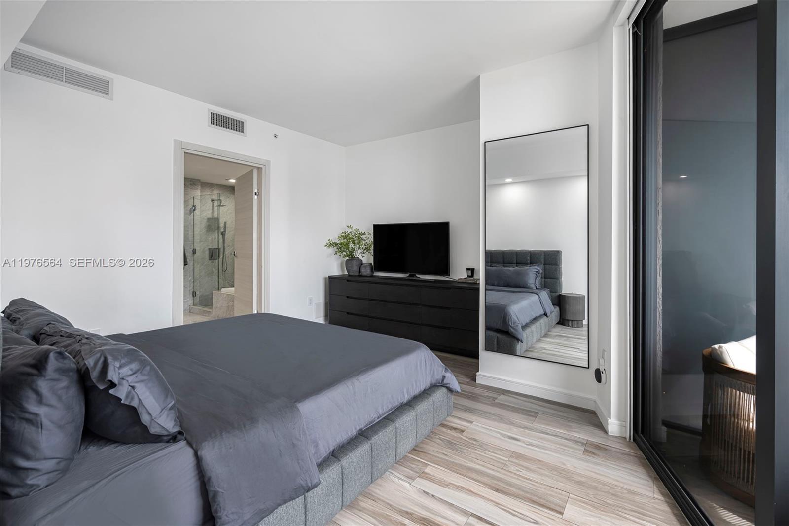 801 SMA RESIDENCES CONDO - Residential