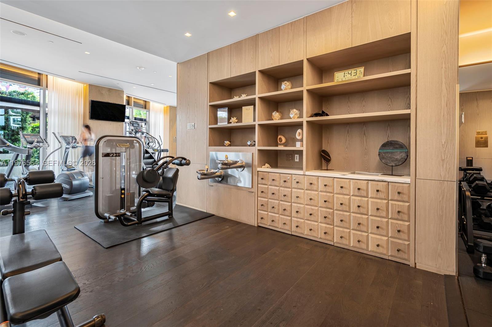 801 SMA RESIDENCES CONDO - Residential