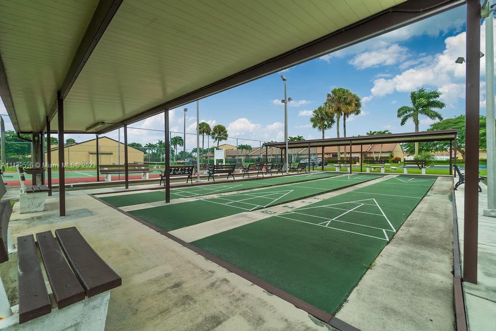 PINE RIDGE NORTH VILLAGE - Residential Lease